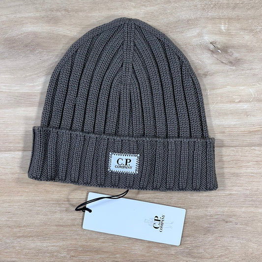CP Company Extra Fine Merino Wool Logo Beanie in Walnut
