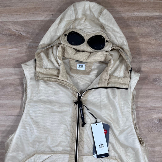 CP Company Nada Shell Goggle Padded Gilet in Pistachio Shell